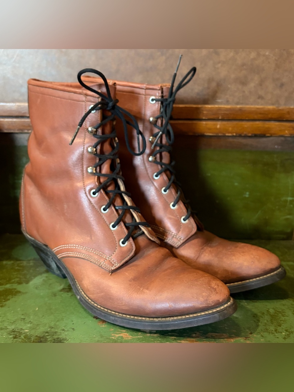 Vintage- 🤎 Laredo- Brown Lace-Up Women's Leather Ankle Boots